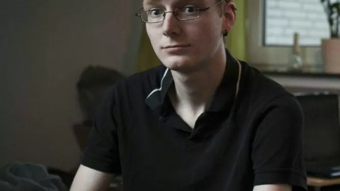Kevin, 24, hat schon öfter Homophobie bei World of Warcraft erlebt.
