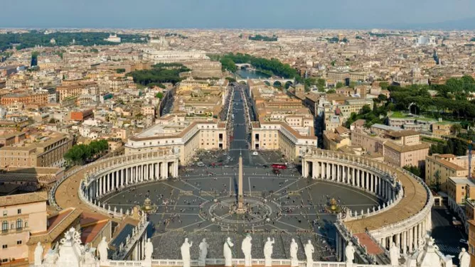 Der Petersplatz, das Zentrum des Vatikans. Wie der Papst auf das Coming-out reagiert, ist noch unbekannt.
