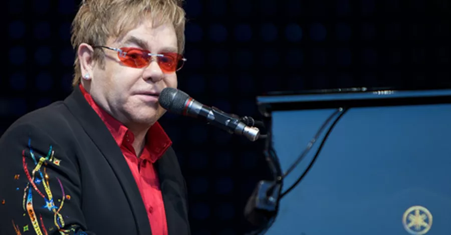 Elton John kritisiert Verbot von "Homo-Propaganda"