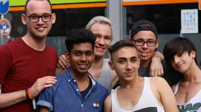 5 Gründe, eine queere Jugendgruppe zu besuchen