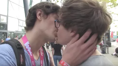 Queere Küsse gegen die AfD