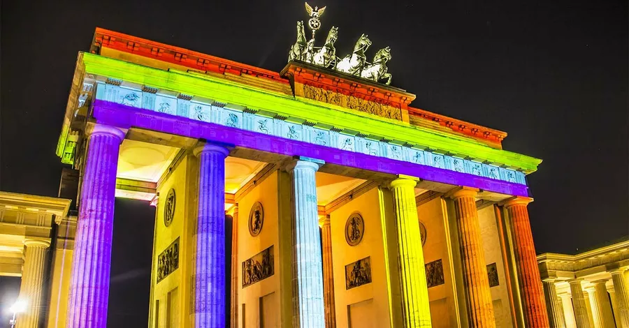 Berlin ist jetzt offiziell Regenbogen-Hauptstadt und Freiheitszone für LGBTI*